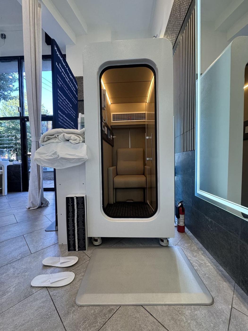 The hyperbaric oxygen chamber at Rejuvia Wellness and Medical Spa in Uptown Dallas