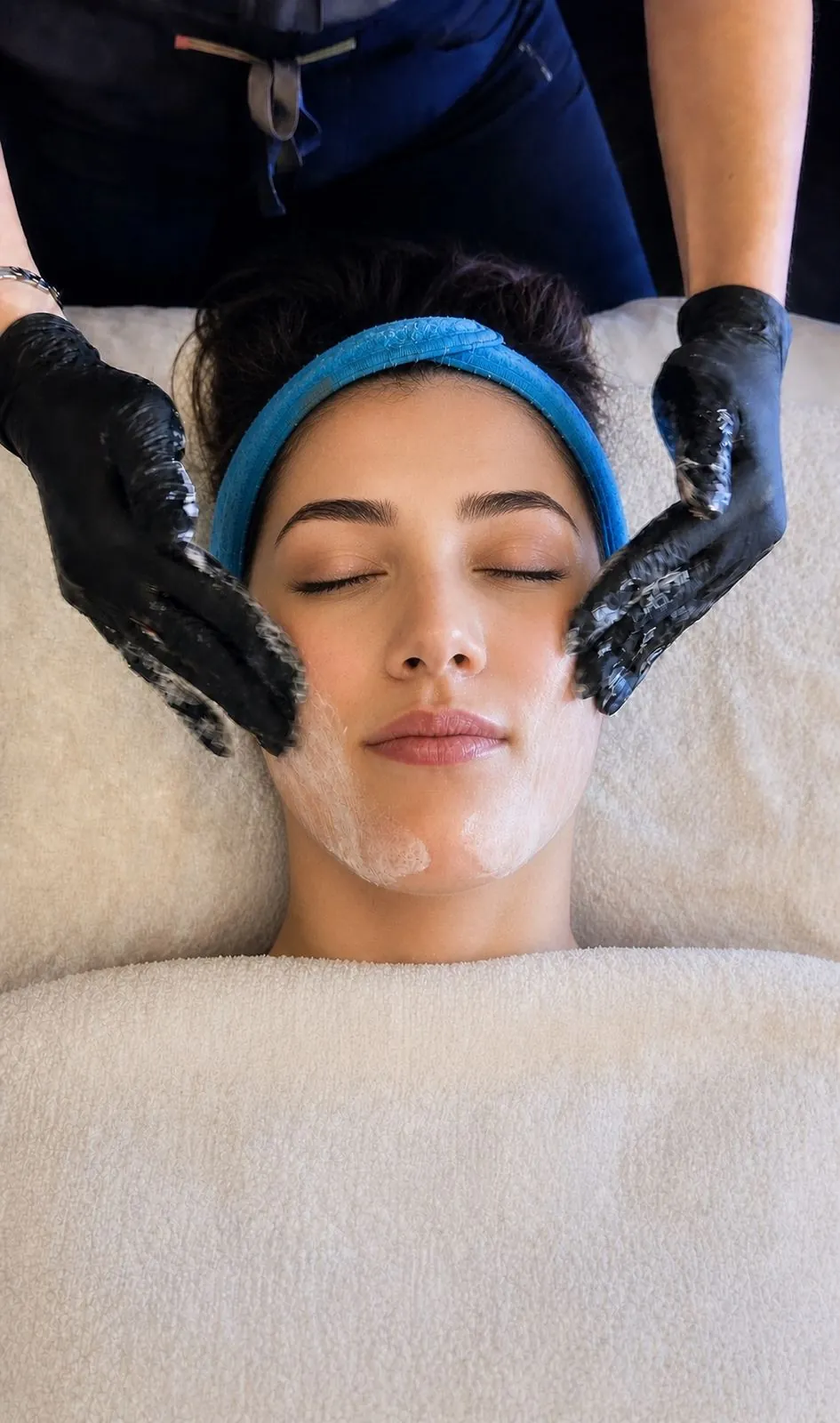 A professional facial in progress
