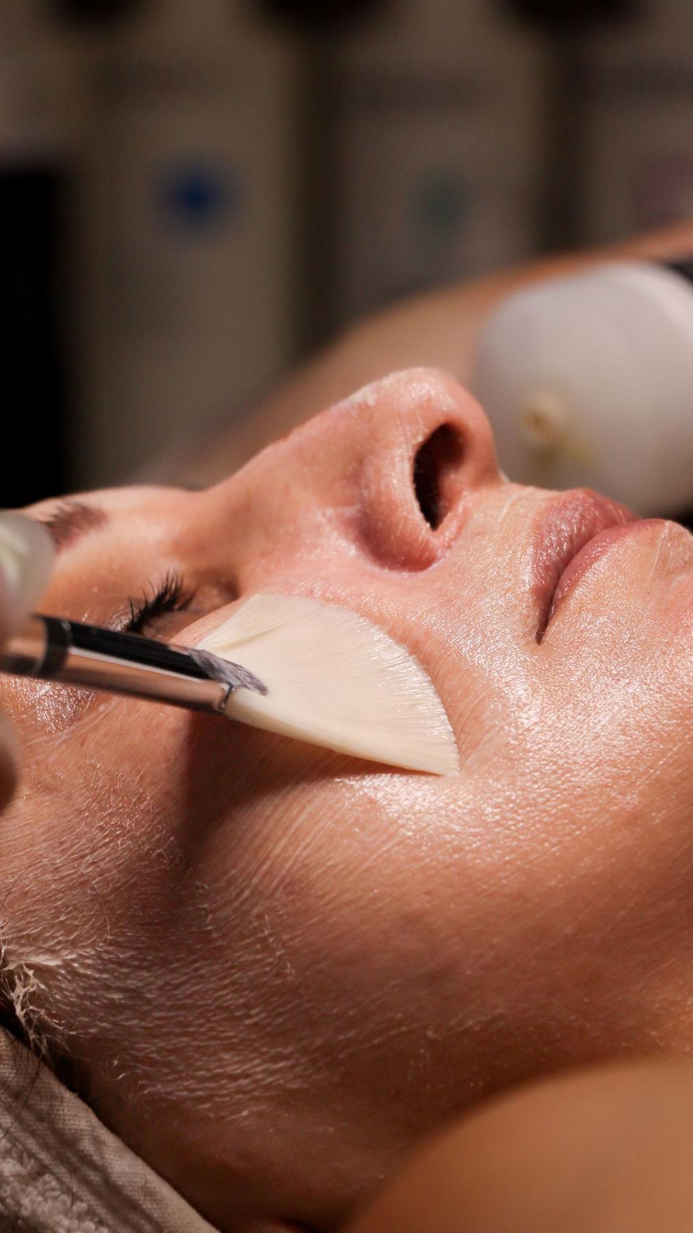 A professional facial in progress